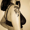 Tatouage éphémère, tatouage temporaire de plumes, montre, temps, mandala roses et papillon.