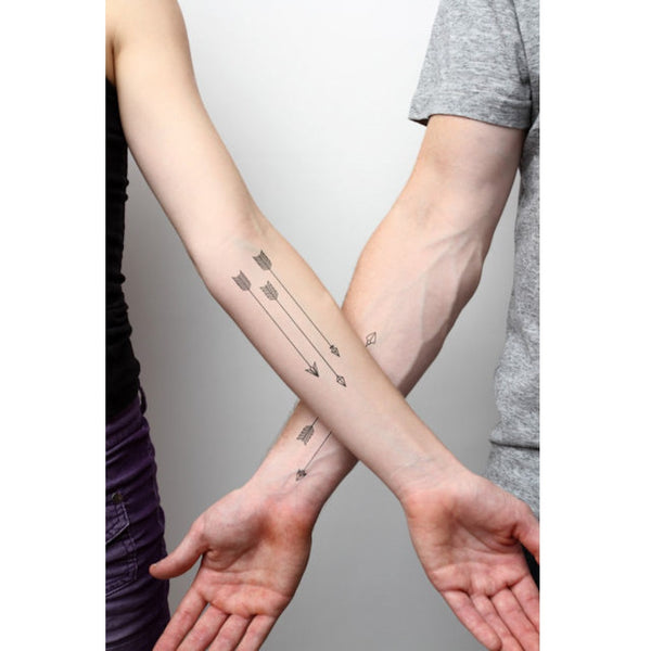 Tatouage éphémère (temporaire) de flèches ethniques
